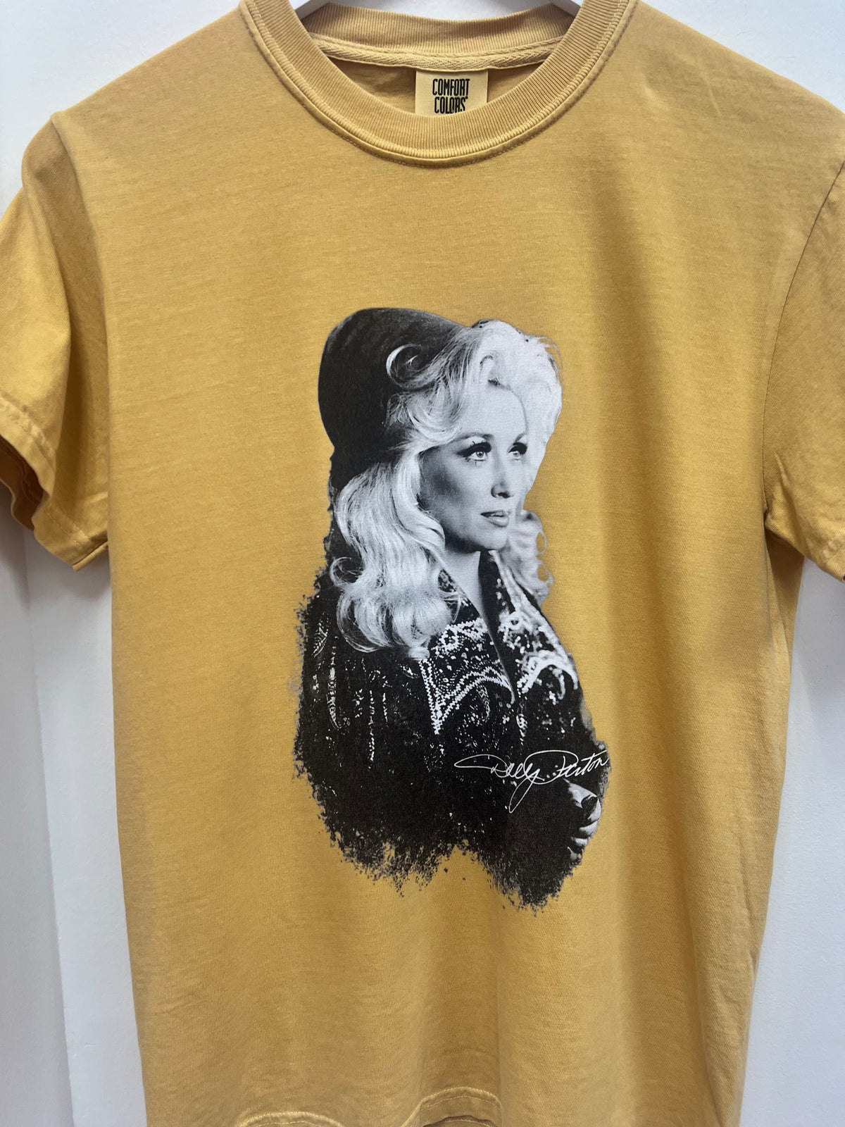 Dolly Nashville Mustard Tee