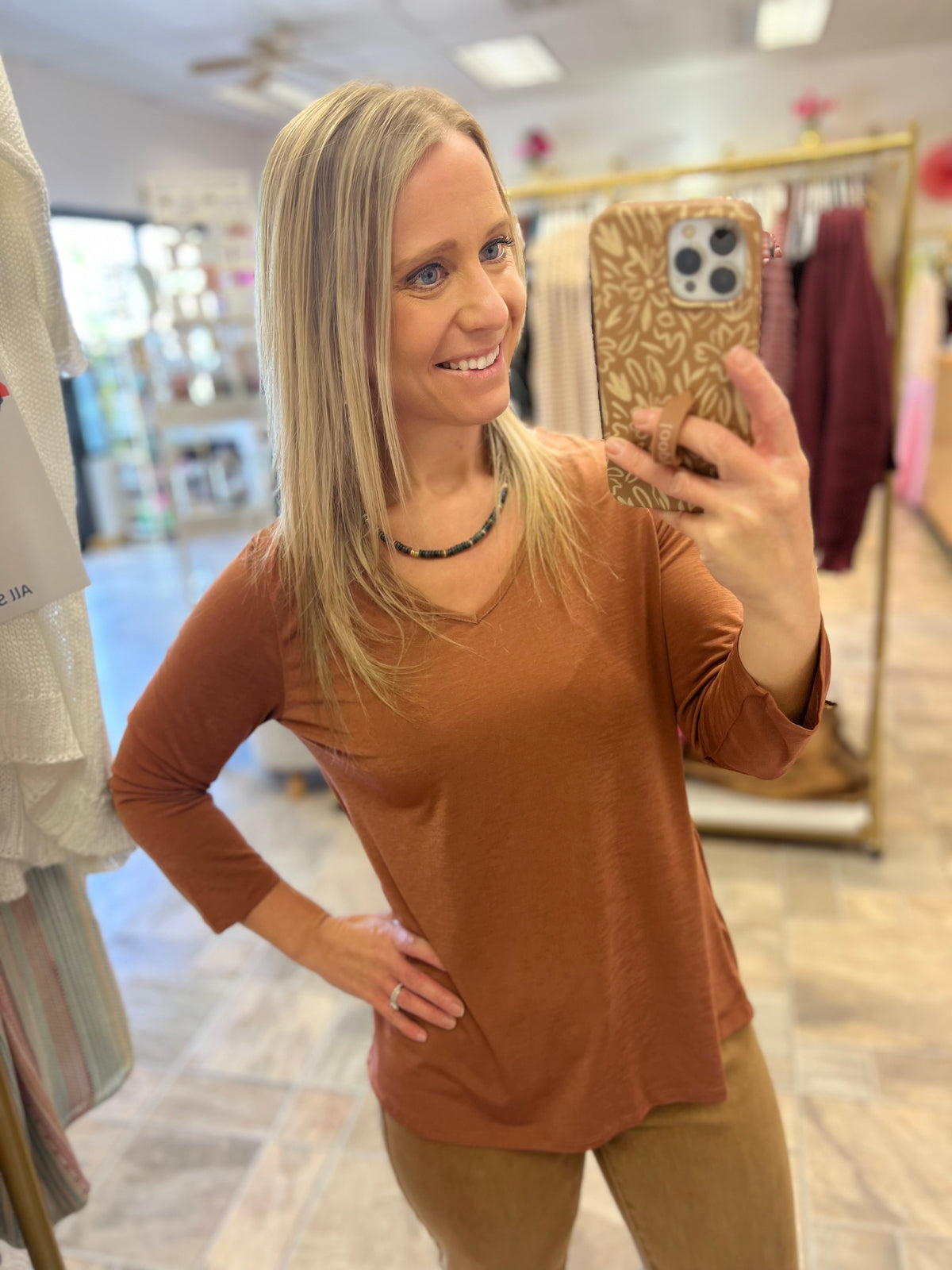 Classic V-Neck - Rust