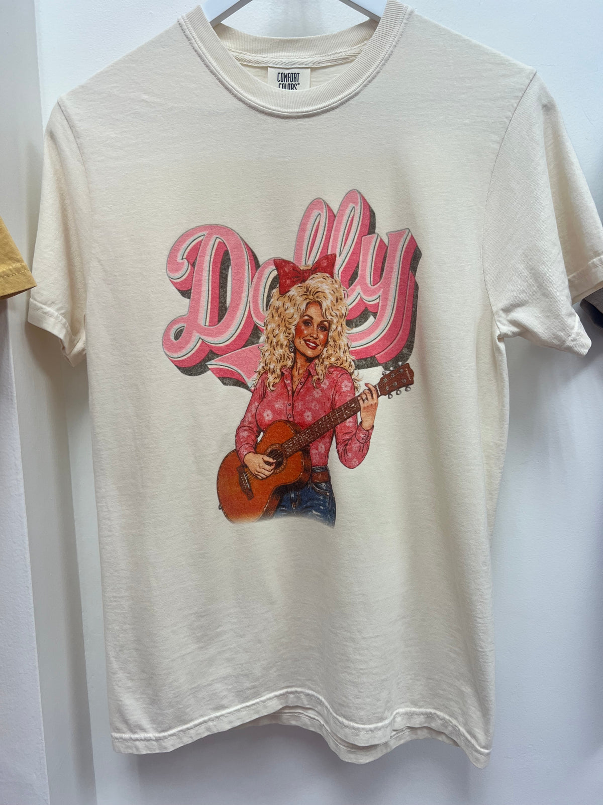 Dolly Guitar Cream Tee
