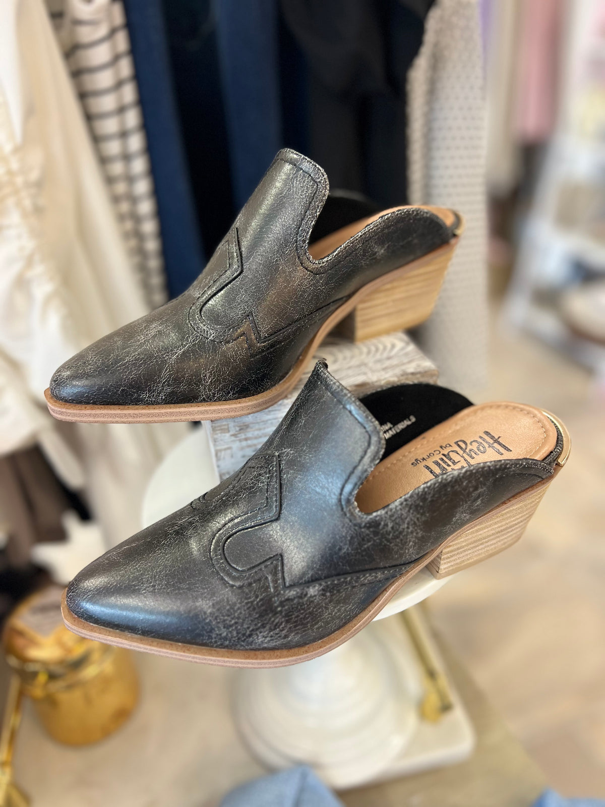 Corkys Saloon Mule - Black