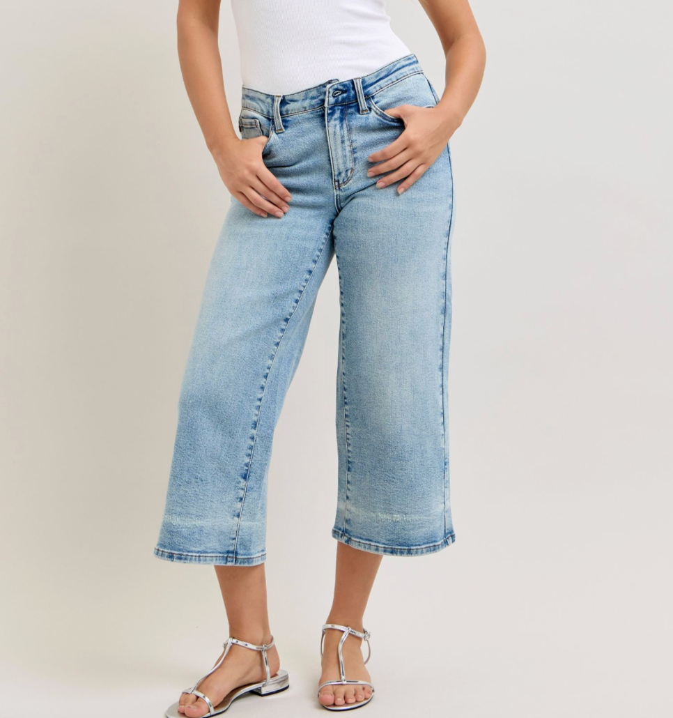 Judy Blue Mid-Rise Wide Crop Jean - Medium Wash